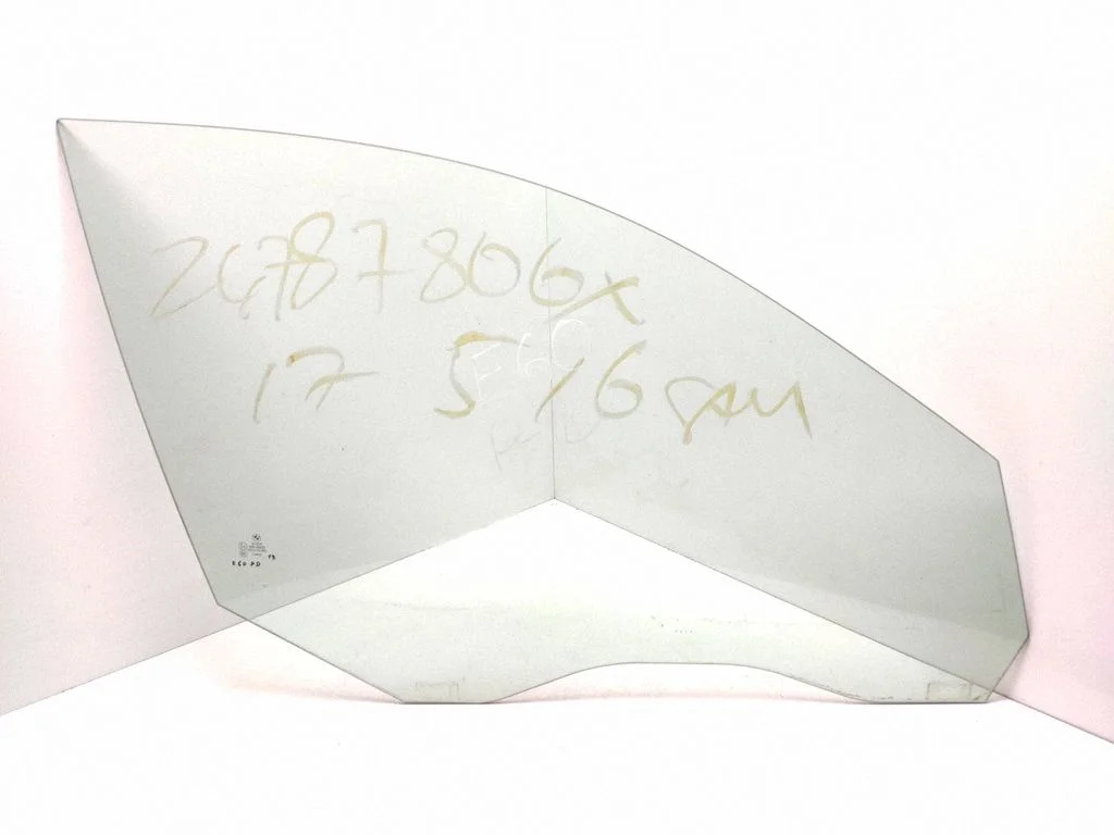 Front door window glass four-door – BMW 5 Series E60 E61 (2004-2010)