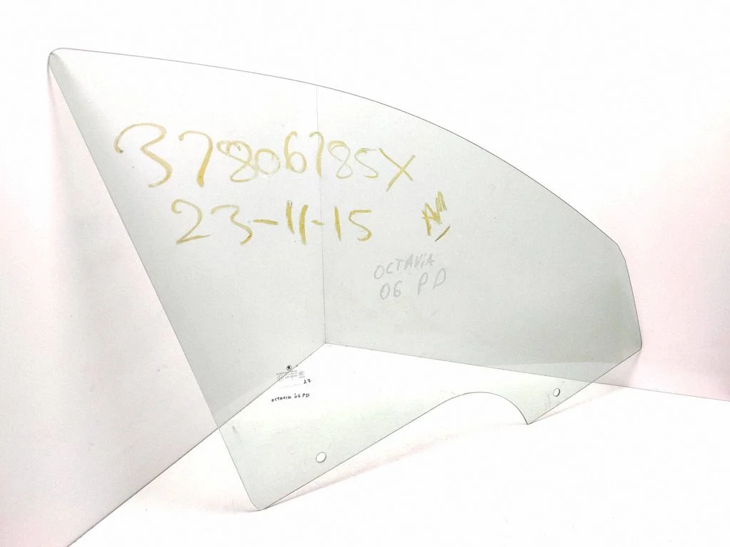 Front door window glass four-door 43R00048