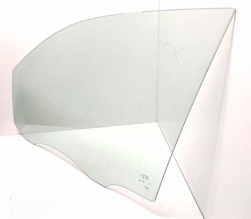 Front door window glass four-door – Volkswagen Touareg II (2010-2018)
