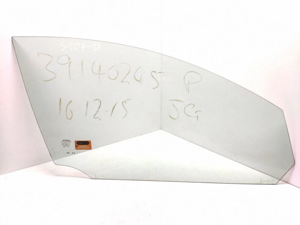 Front door window glass four-door 43R001106