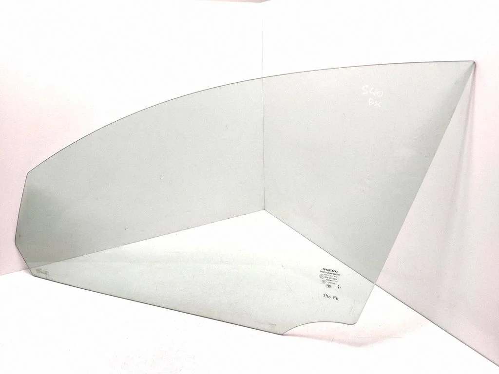 Front door window glass four-door 43R001106