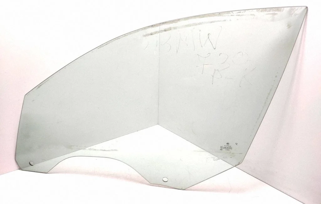 Front door window glass four-door – BMW 7 Series E65 E66 (2001-2008)