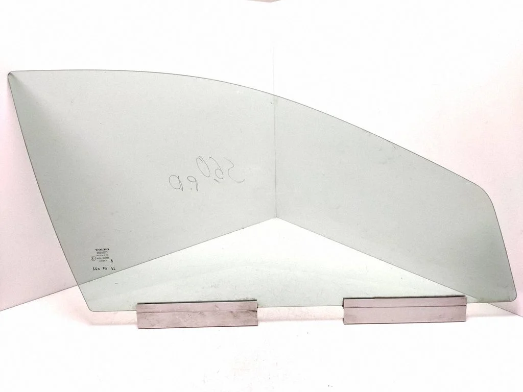 Front door window glass four-door 43R001105