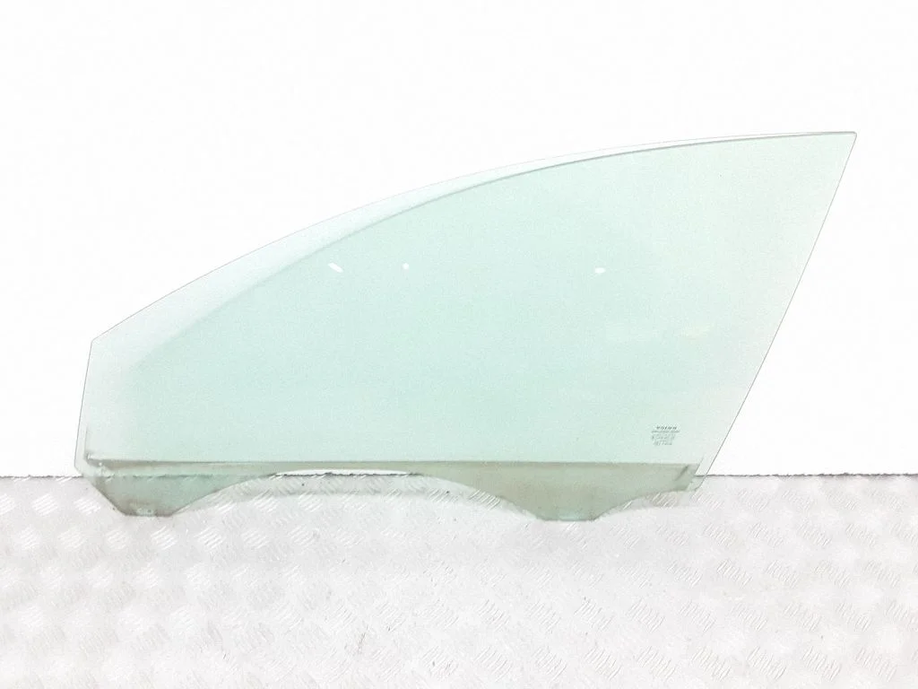 Front door window glass four-door 43R001105