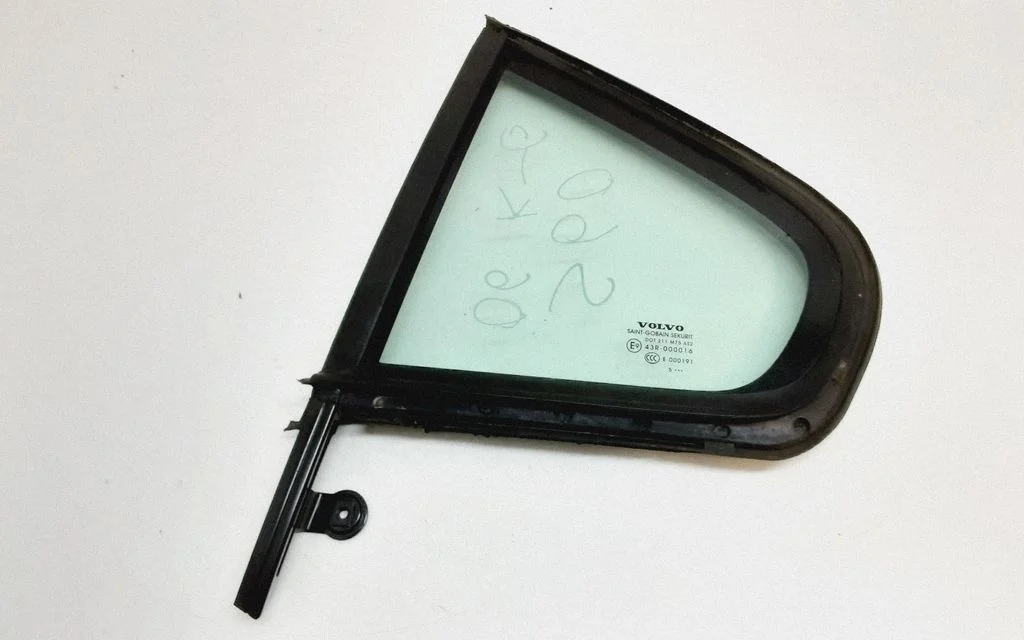 Rear vent window glass – Volvo S60 (2005-2010)