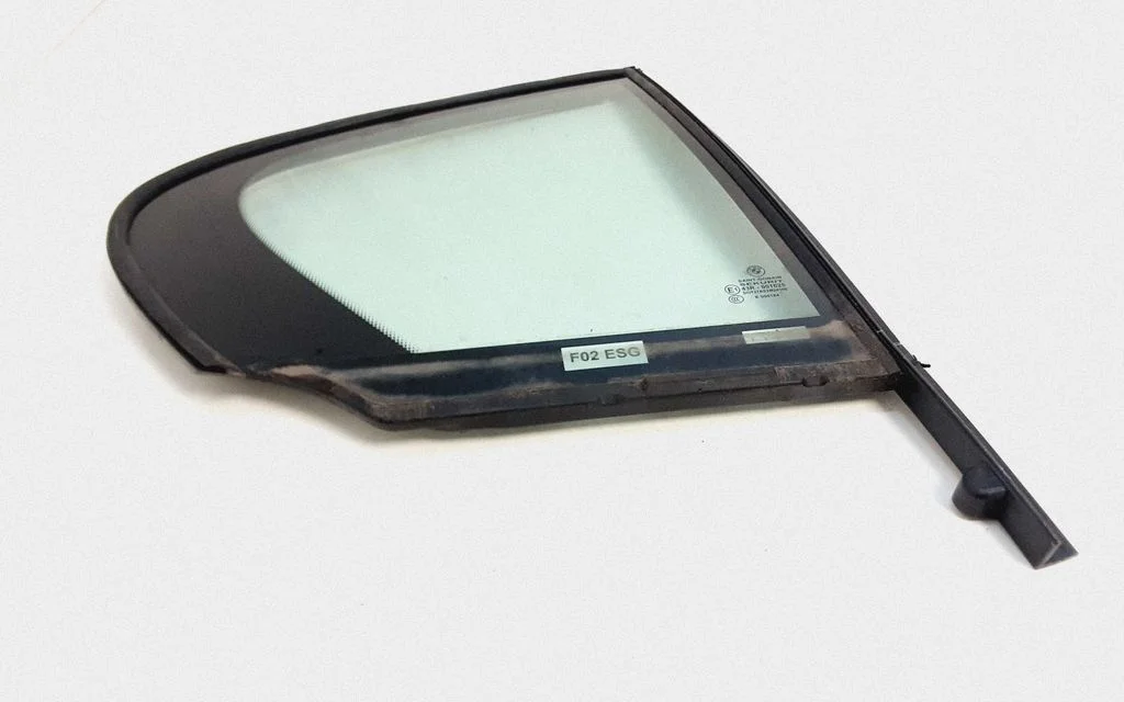Rear vent window glass – BMW 7 Series F01 F02 F03 F04 (2008-2016)