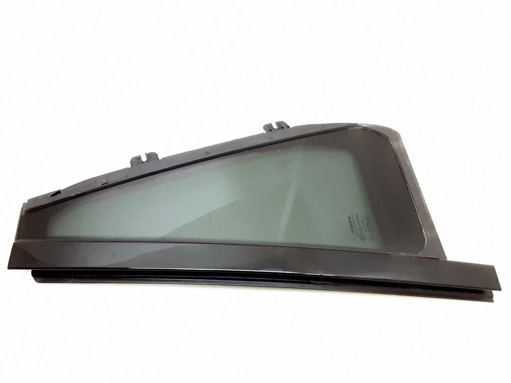 Rear vent window glass – Volvo XC90 (2014-)