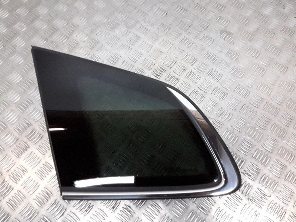 Rear vent window glass – KIA Carens III (2013-2019)