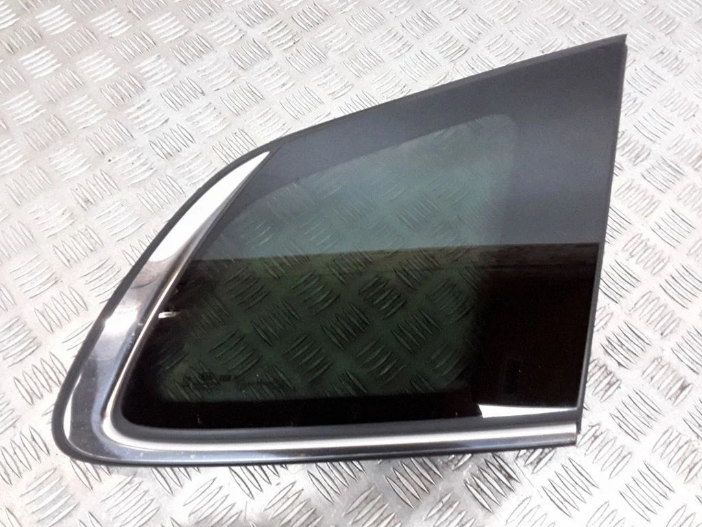 Rear vent window glass – KIA Carens III (2013-2019)