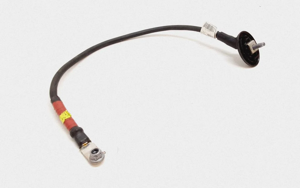 Positive cable (battery) – Mercedes-Benz C-Class W205 (2014-2021)