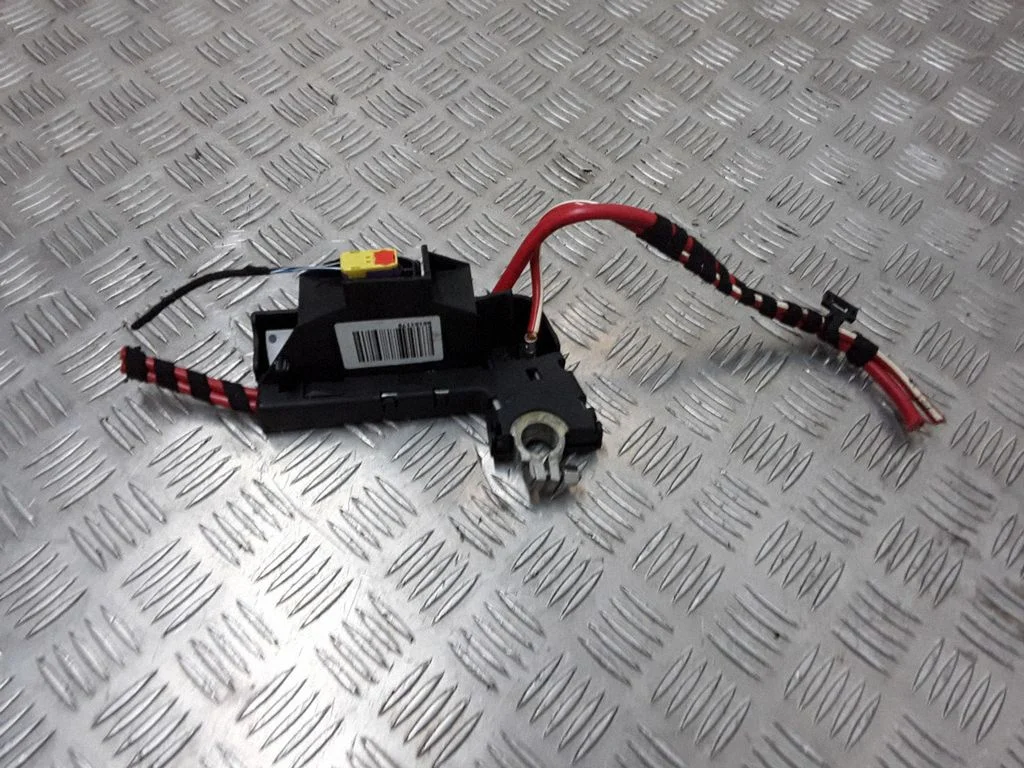 Positive cable (battery) – Audi Q5 SQ5 8R (2008-2017)