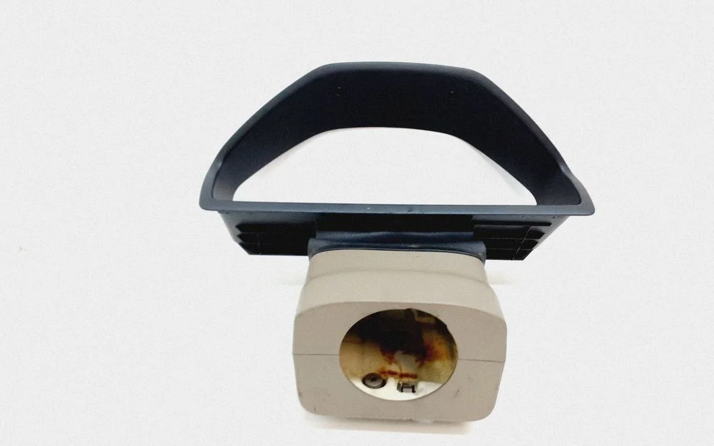 Steering wheel column trim – Volvo XC90 (2007-2014)