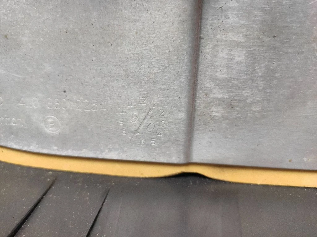Steering wheel column trim 4L0880225A