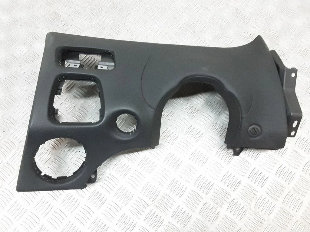 Steering wheel column trim E048821022