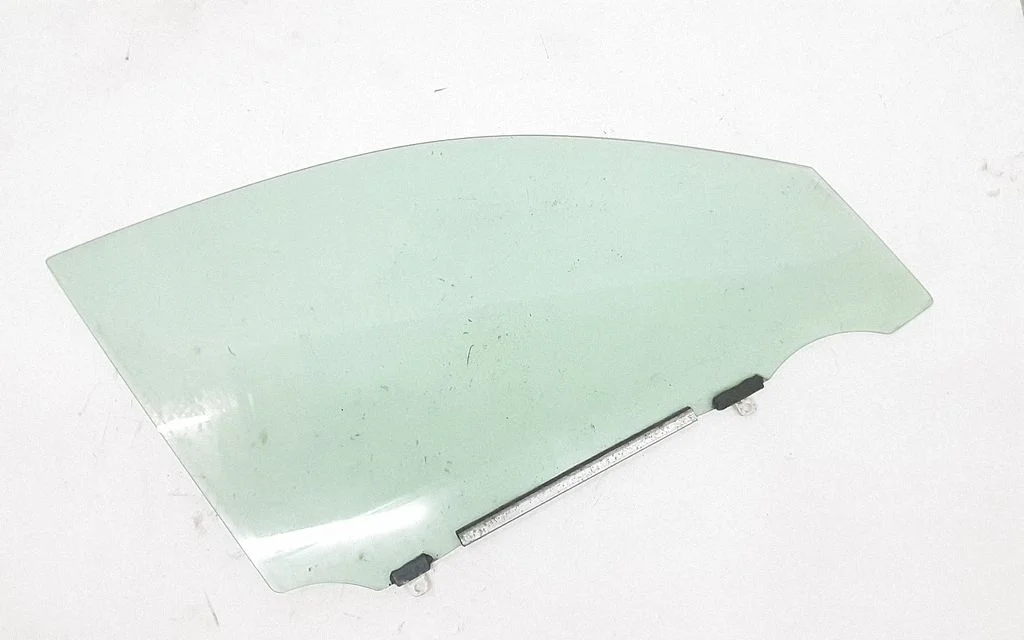 Front door window glass four-door 43R00034