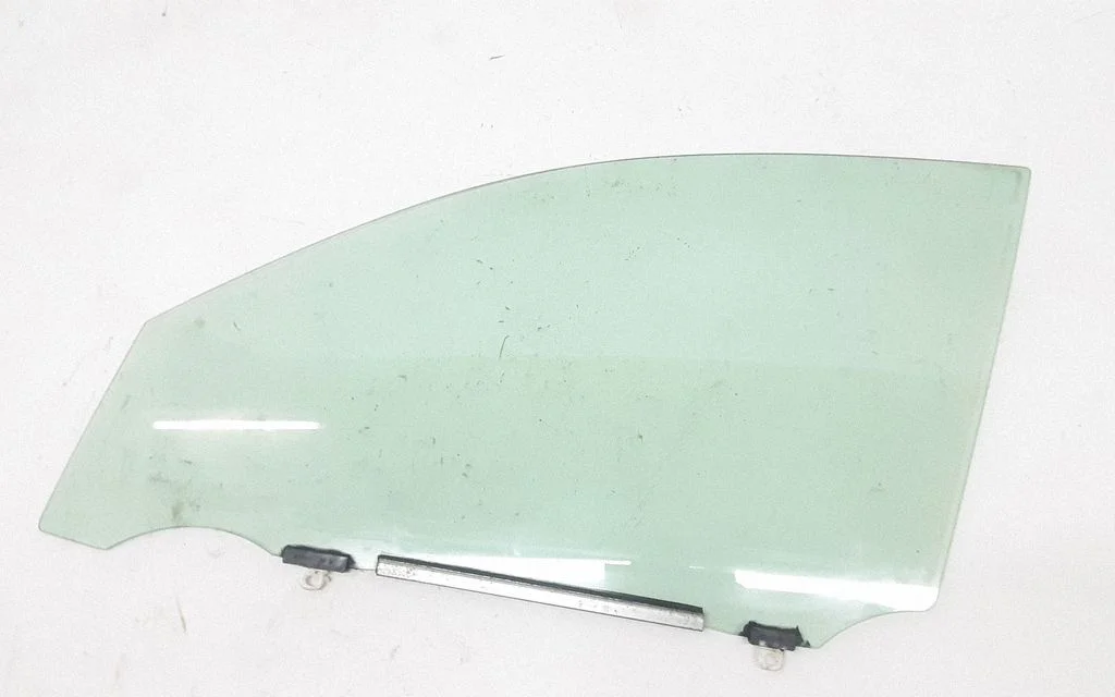 Front door window glass four-door 43R00034