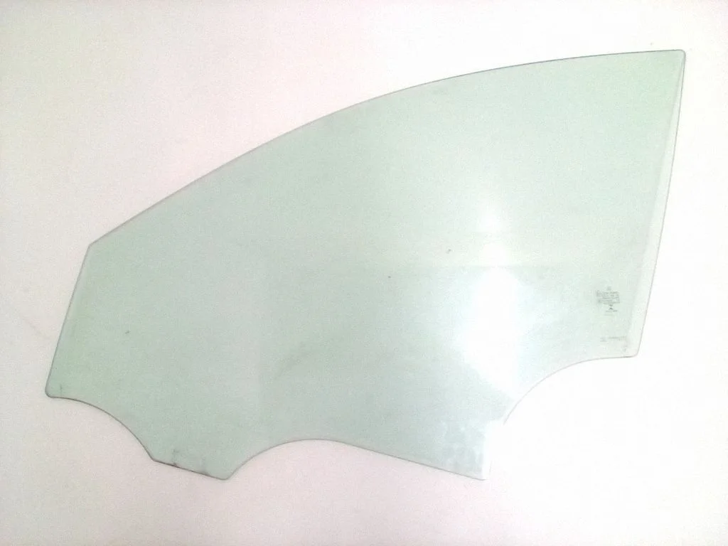 Front door window glass four-door – Mercedes-Benz C-Class W205 (2014-2021)