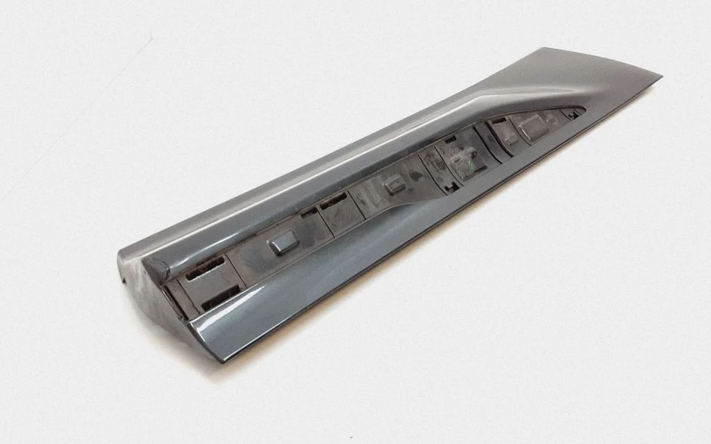 Rear door trim (molding) 31440305