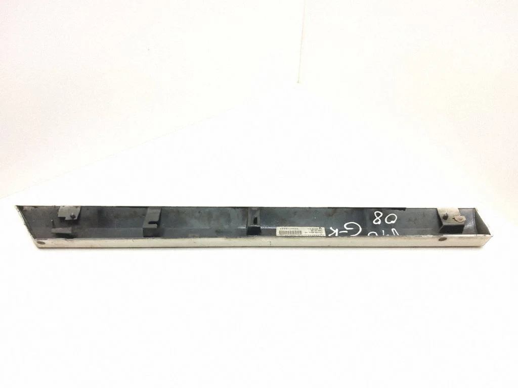 Rear door trim (molding) 30664187