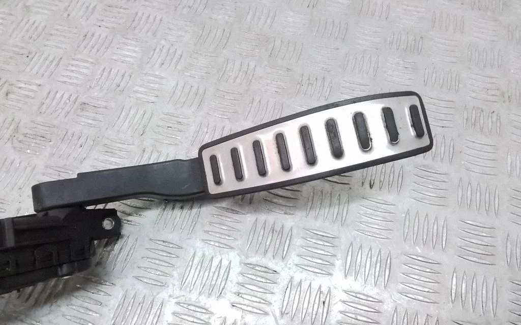 Accelerator throttle pedal – Porsche Cayenne (92A) (2010-2017)