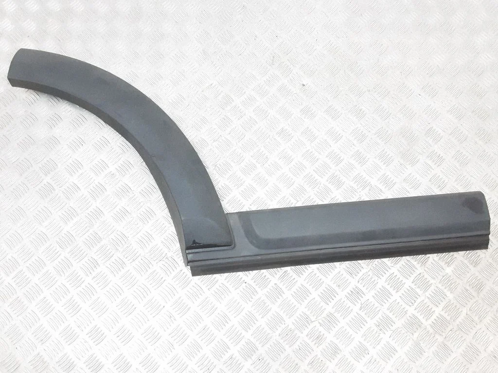 Tagaukse liist (mold) – Land Rover Discovery 3 - LR3 (2005-2009)