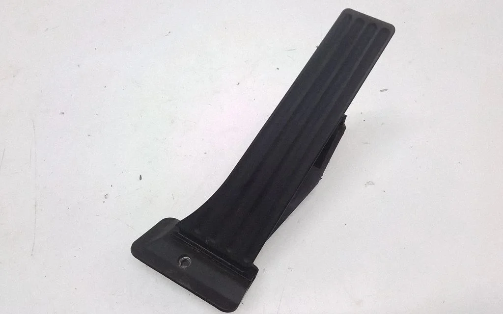 Gaasipedaal – BMW 7-seeria F01 F02 F03 F04 (2008-2016)