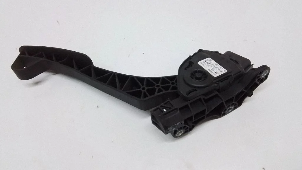 Accelerator throttle pedal 30715179