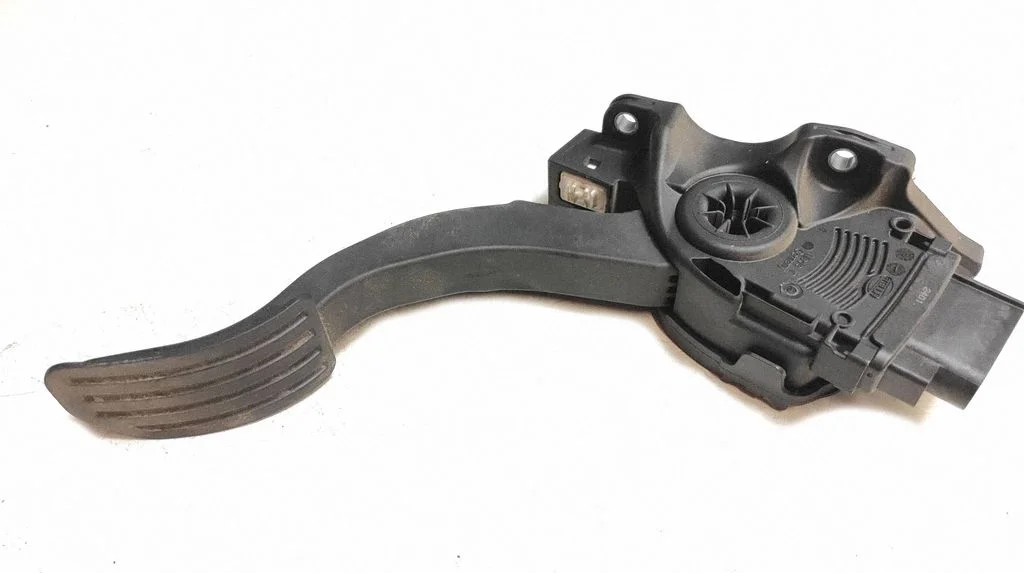 Accelerator throttle pedal – Volvo V70 (2008-2013)
