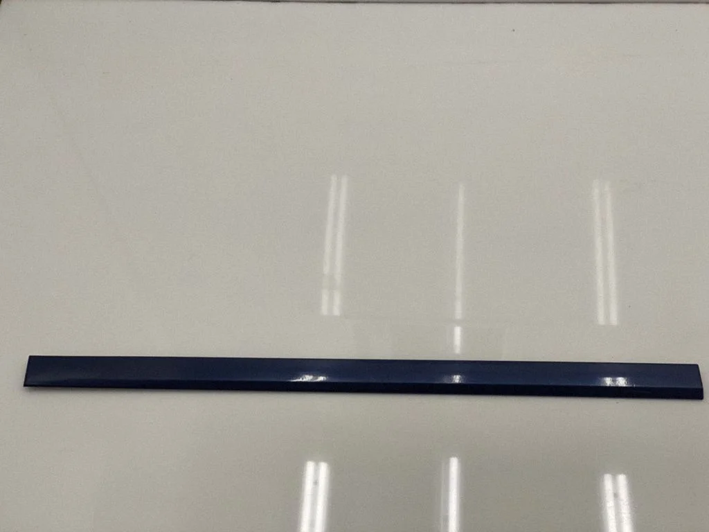 Esiukse liist (mold) – Volvo S60 (2005-2010)