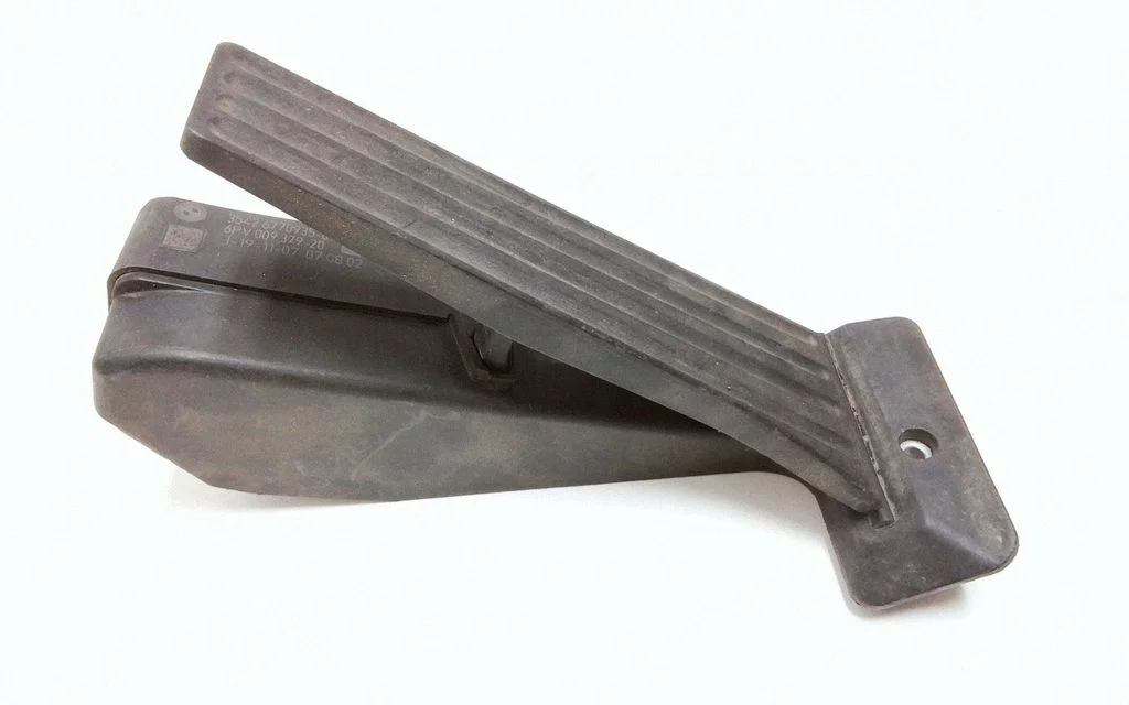 Accelerator throttle pedal – BMW 1 Series E81 E87 (2004-2011)