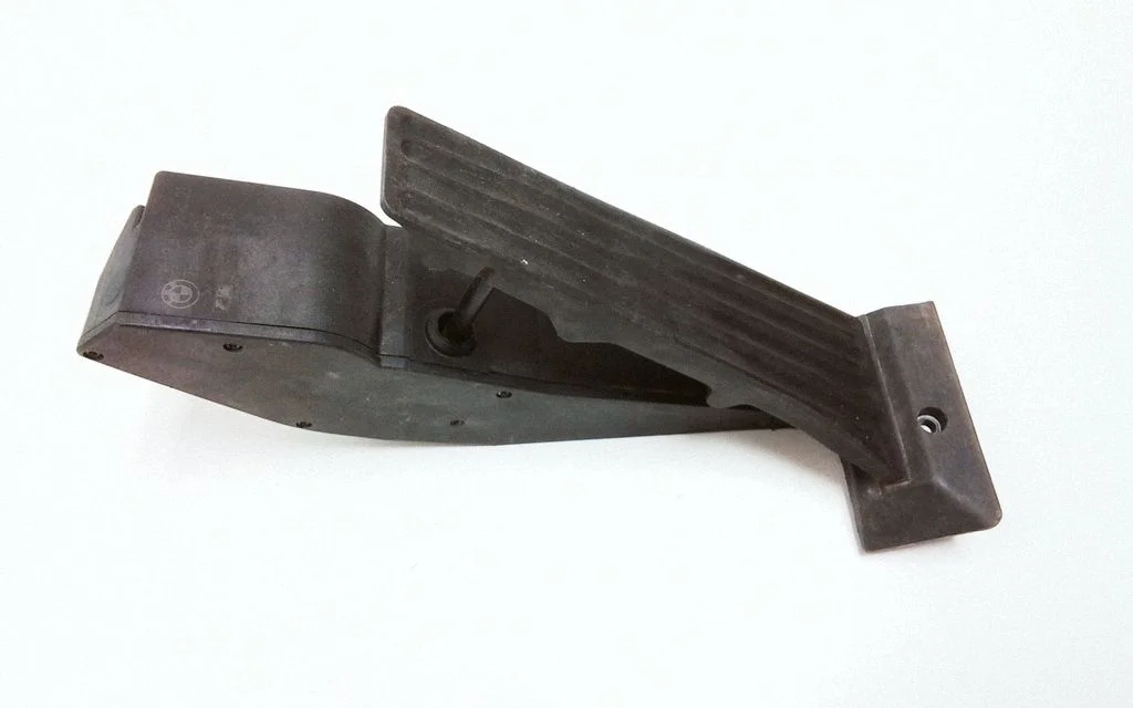 Accelerator throttle pedal 6772645