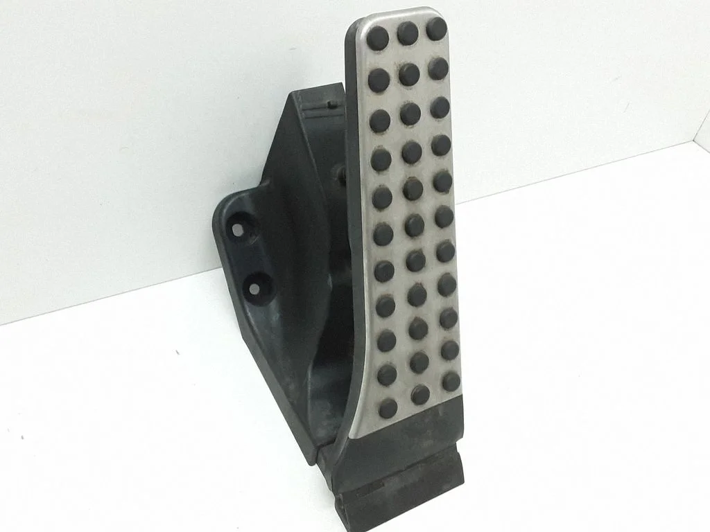 Accelerator throttle pedal – Mercedes-Benz GLC-Class C253 (2016-)