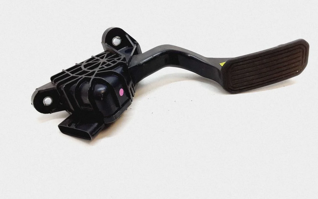 Accelerator throttle pedal 7812048090
