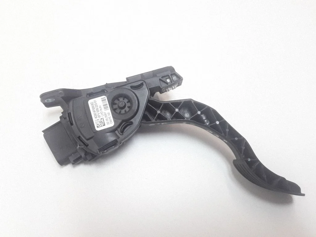 Accelerator throttle pedal – Volvo S80 (2007-2013)