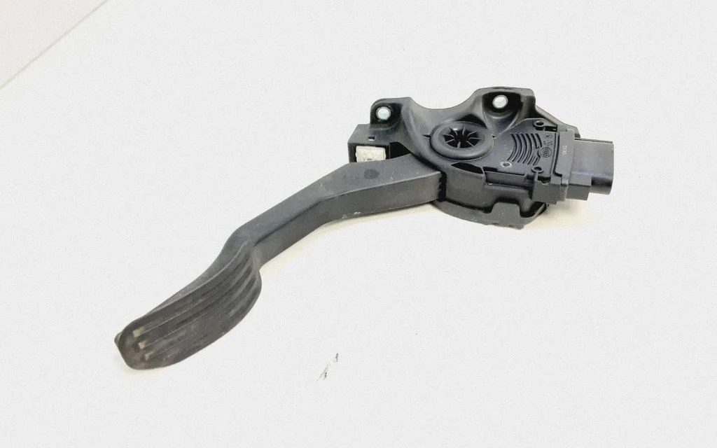 Accelerator throttle pedal – Volvo XC60 (2009-2013)