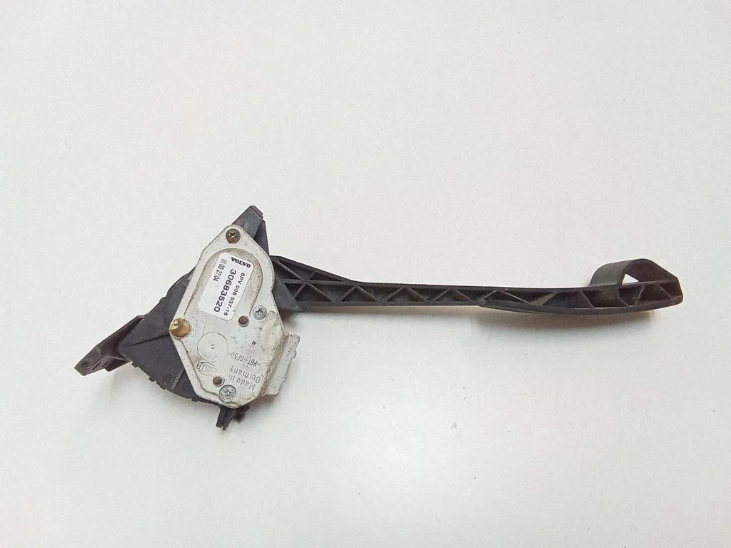 Accelerator throttle pedal 30683520
