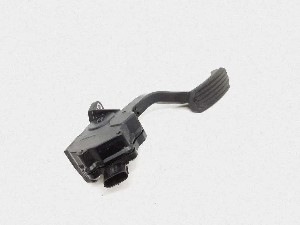 Accelerator throttle pedal 7811006010