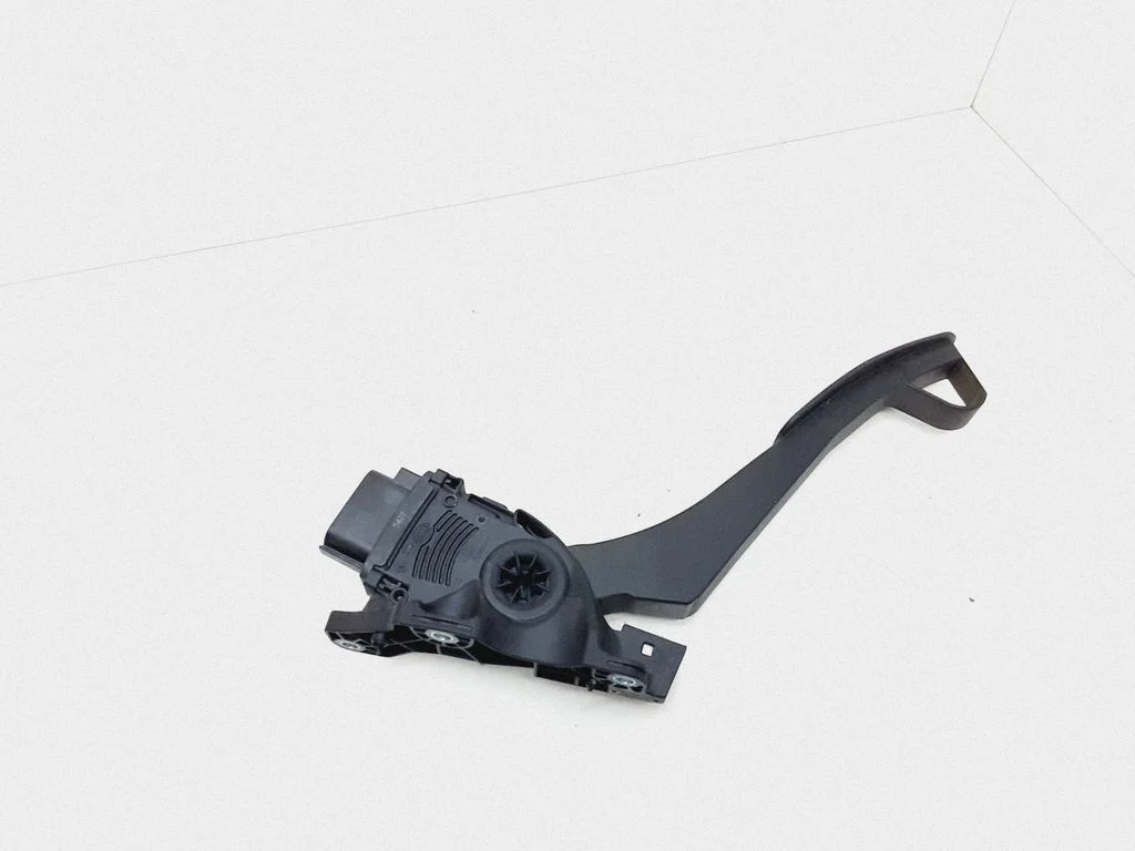 Accelerator throttle pedal 30715179
