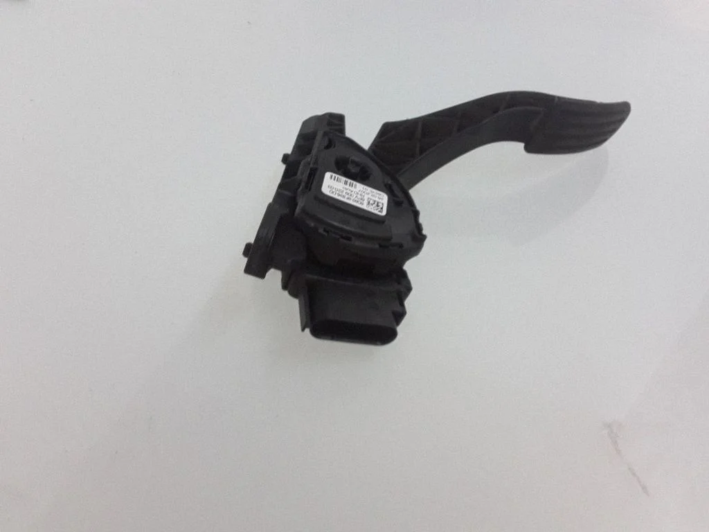 Accelerator throttle pedal – Volvo S80 (2007-2013)