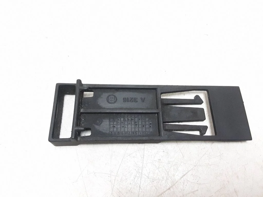 Radiator support slam panel bracket – BMW 5 Series E60 E61 (2004-2010)