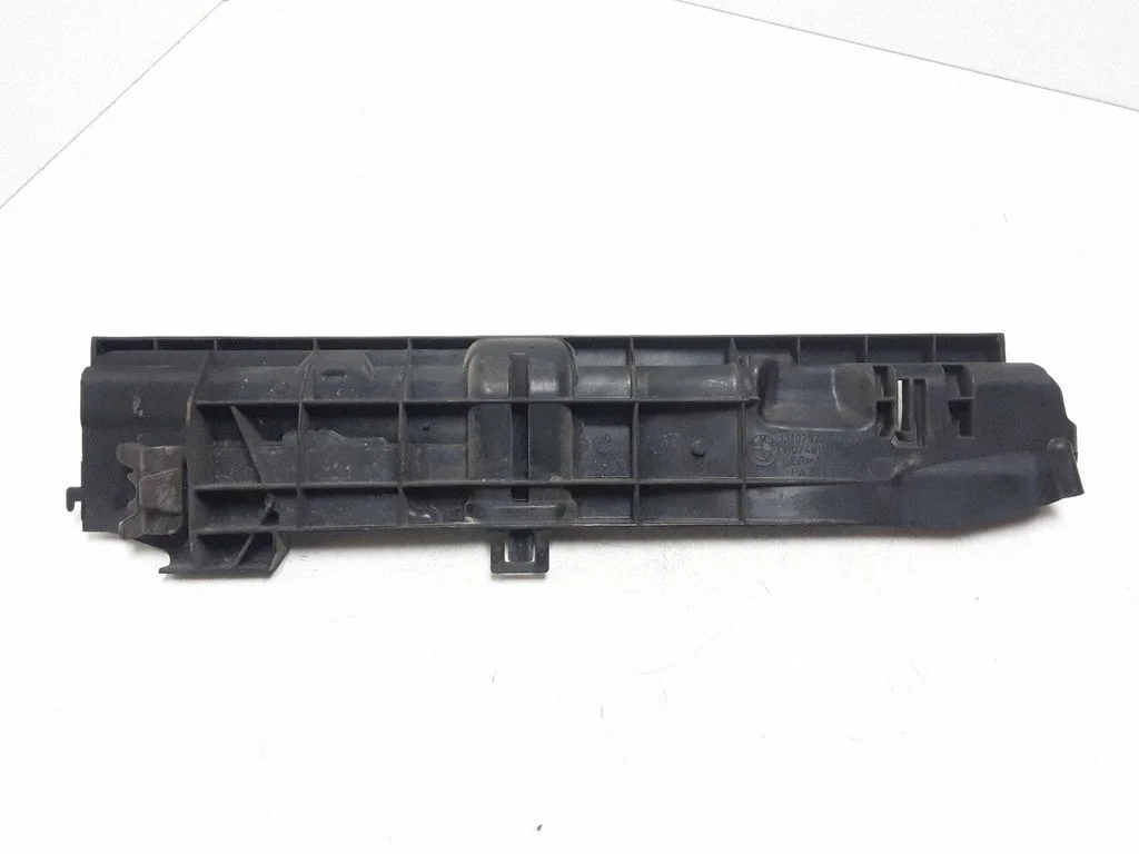 Radiator support slam panel bracket – BMW 3 Series E90 E91 (2005-2012)