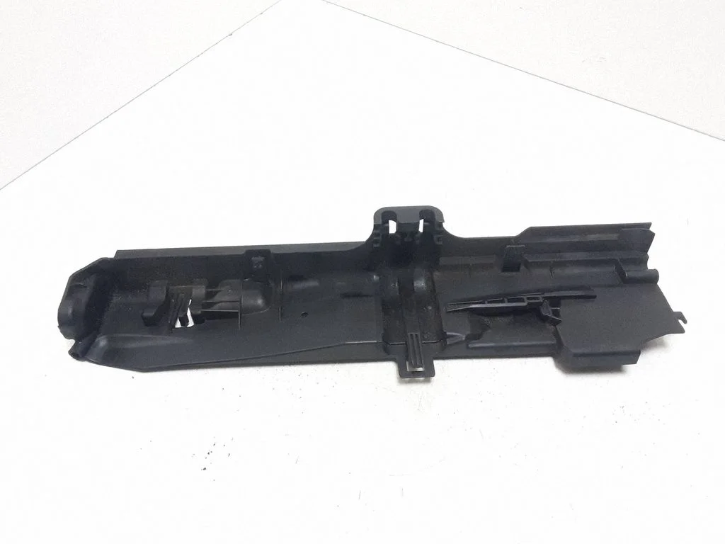 Radiator support slam panel bracket – BMW 3 Series E90 E91 (2005-2012)