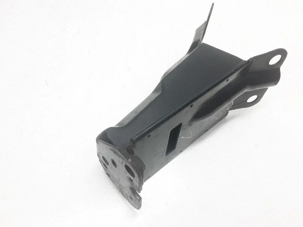 Radiatoru paneļa kronšteins – priekšējā kreisā