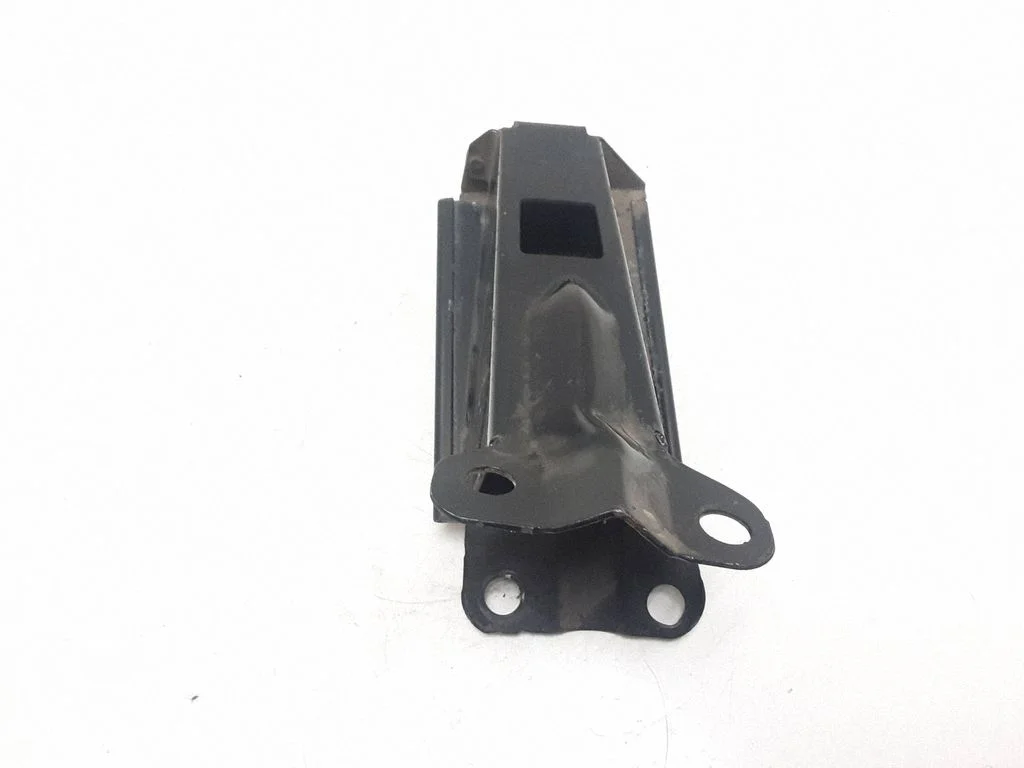 Radiator support slam panel bracket – Volvo S80 (2007-2013)