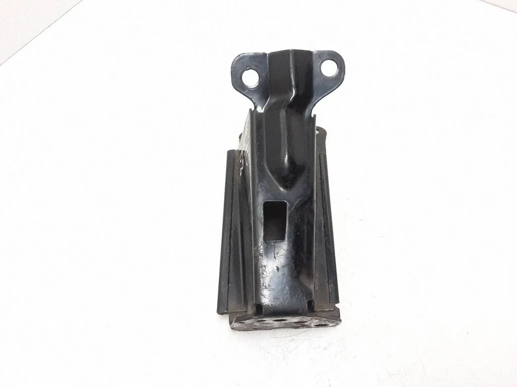 Radiator support slam panel bracket – Volvo S80 (2007-2013)