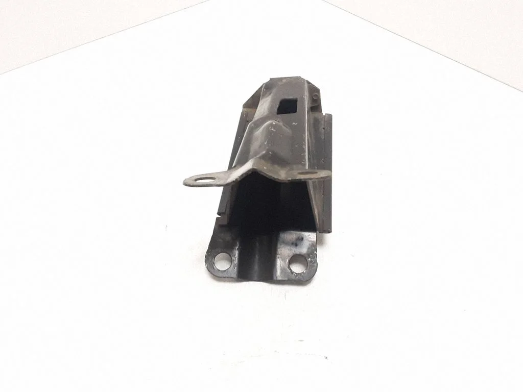 Radiator support slam panel bracket – Volvo S80 (2007-2013)