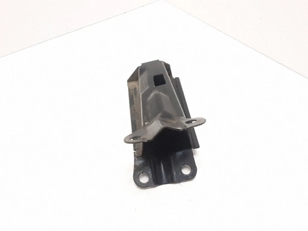 Radiator support slam panel bracket – Volvo S80 (2007-2013)
