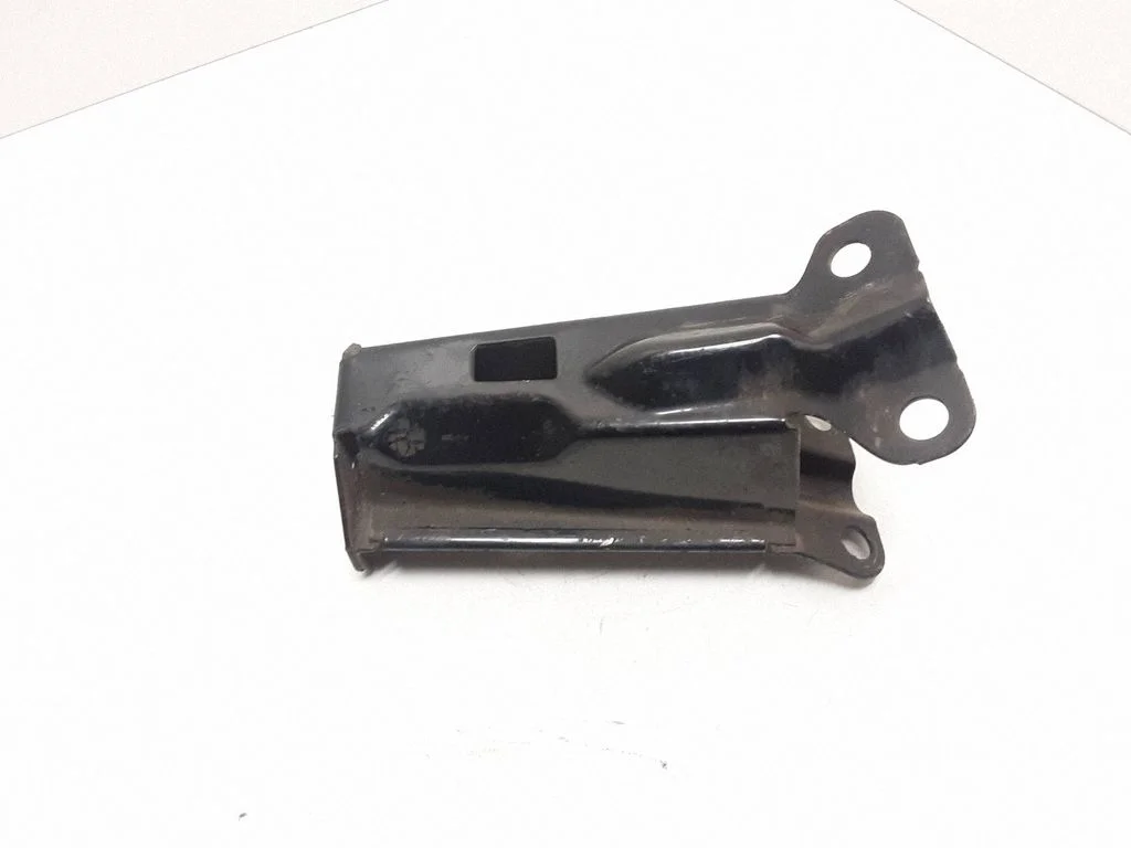 Radiator support slam panel bracket – Volvo S80 (2007-2013)