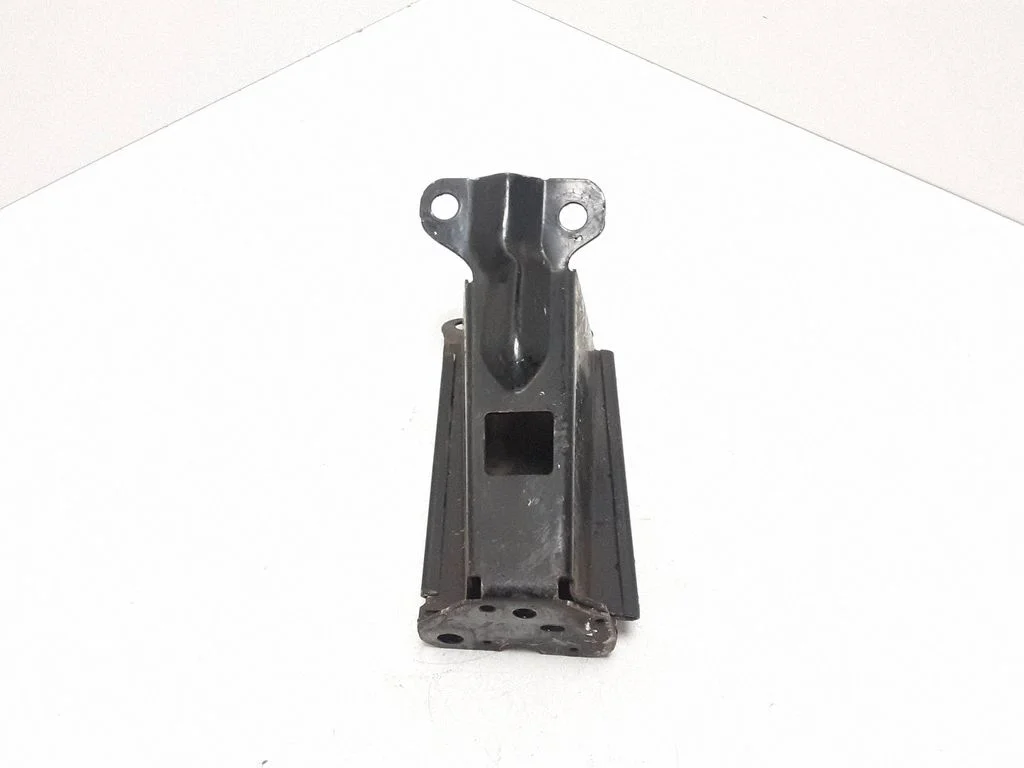 Radiator support slam panel bracket – Volvo S80 (2007-2013)