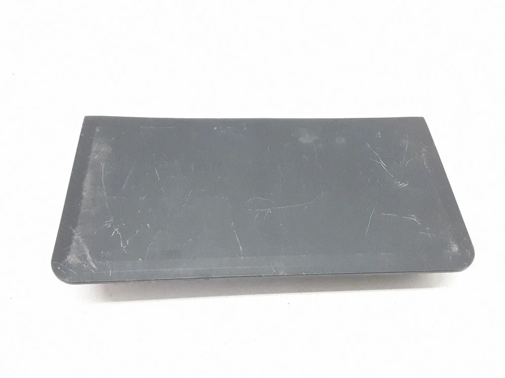 Fuse box cover A1665404416